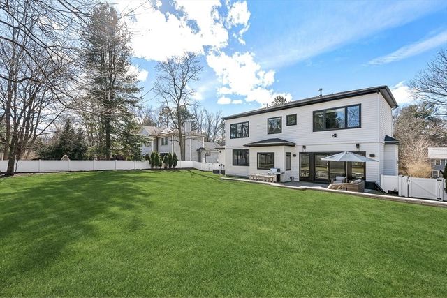 180 Allen Ave, Newton, MA 02468