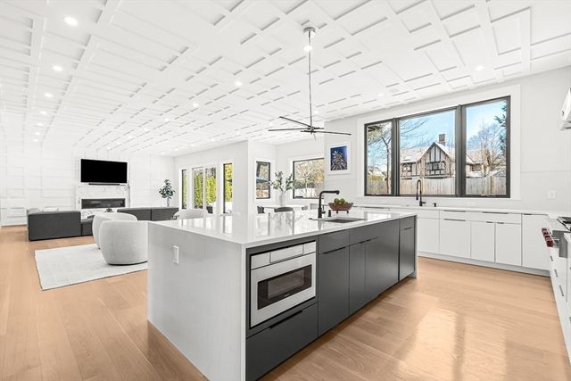 180 Allen Ave, Newton, MA 02468