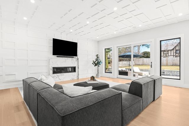 180 Allen Ave, Newton, MA 02468