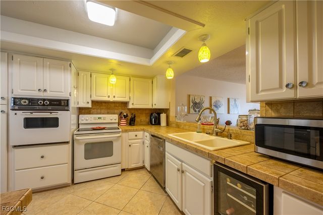 304 Tudor DR 7, Cape Coral, FL 33904