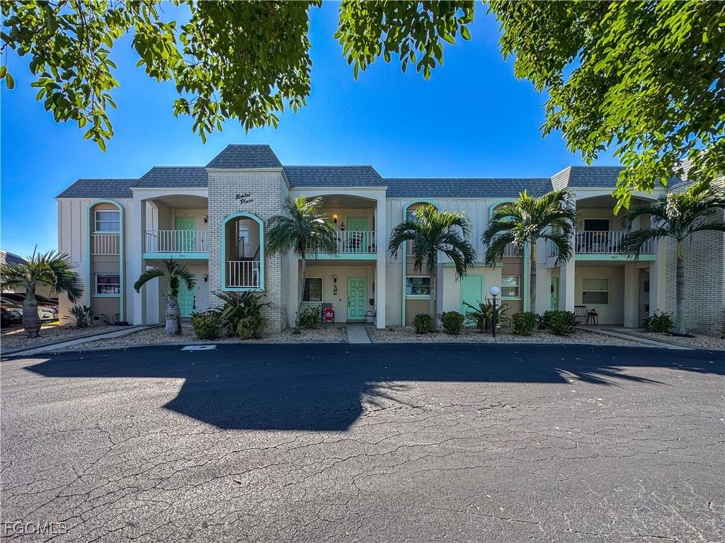 304 Tudor DR 7, Cape Coral, FL 33904