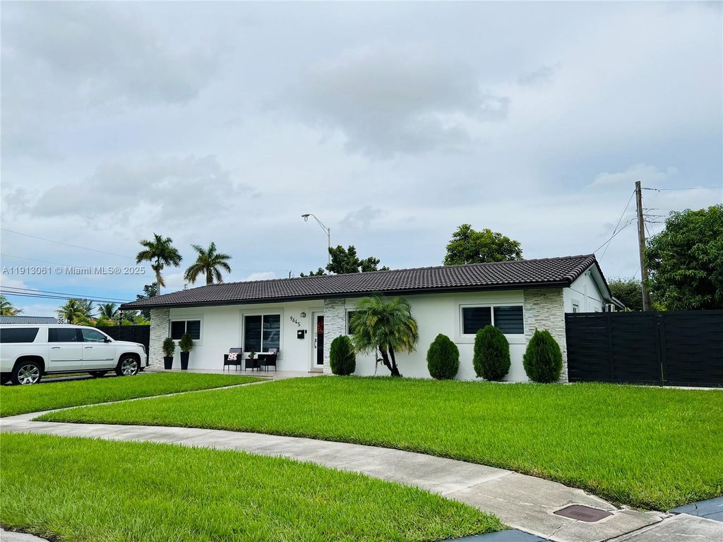 9645 SW 10th Ter, Miami, FL 33174