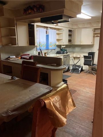 1807 Alta Vista St, Alice, TX 78332