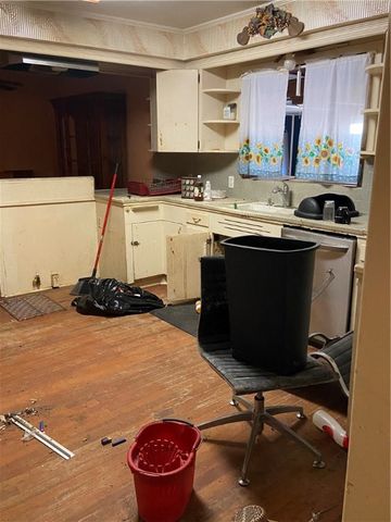 1807 Alta Vista St, Alice, TX 78332