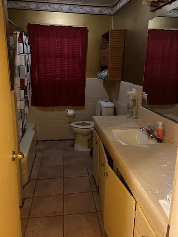 1807 Alta Vista St, Alice, TX 78332