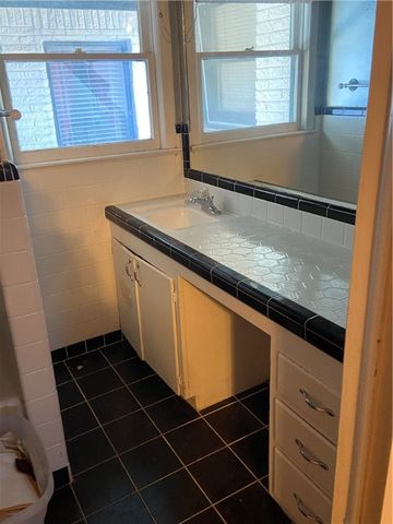 1807 Alta Vista St, Alice, TX 78332