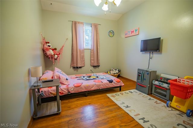1700 28th Street, Vienna, WV 26105