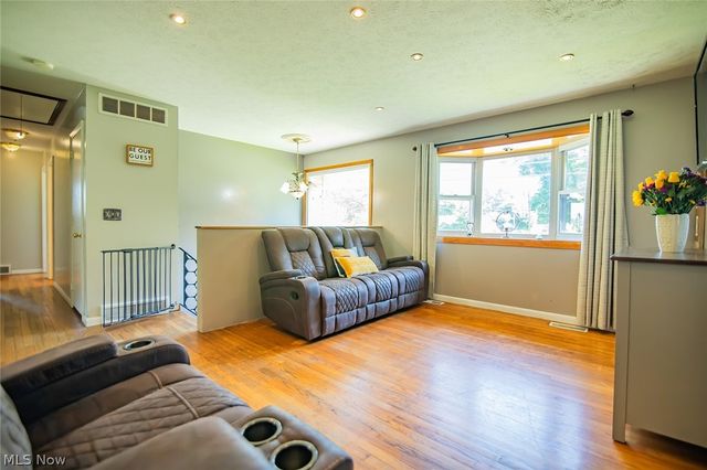 1700 28th Street, Vienna, WV 26105