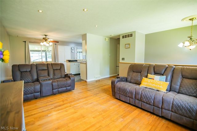 1700 28th Street, Vienna, WV 26105