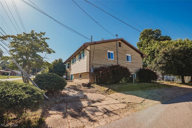 1700 28th Street, Vienna, WV 26105