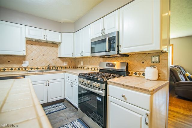 1700 28th Street, Vienna, WV 26105