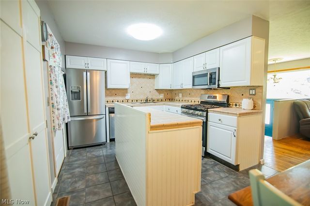 1700 28th Street, Vienna, WV 26105