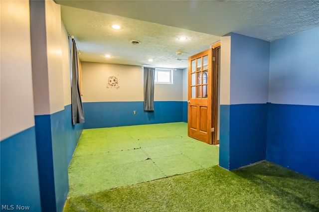 1700 28th Street, Vienna, WV 26105