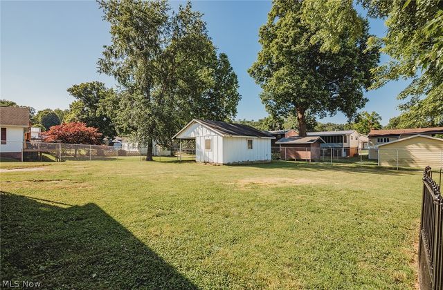 1700 28th Street, Vienna, WV 26105