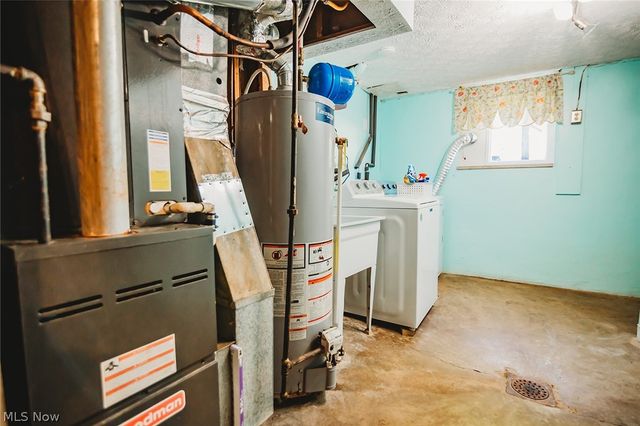 1700 28th Street, Vienna, WV 26105