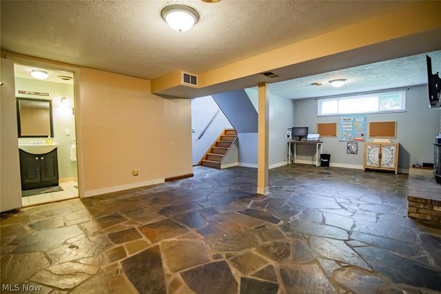 1700 28th Street, Vienna, WV 26105