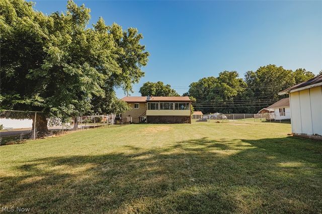 1700 28th Street, Vienna, WV 26105