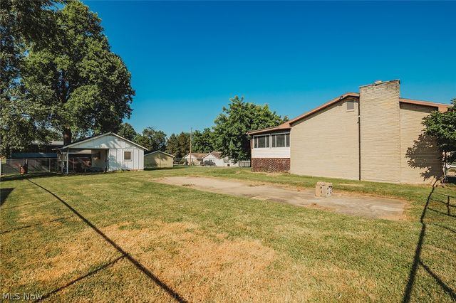 1700 28th Street, Vienna, WV 26105