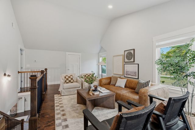 909 McClurkan Ave, Nashville, TN 37206
