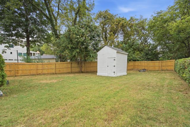 909 McClurkan Ave, Nashville, TN 37206