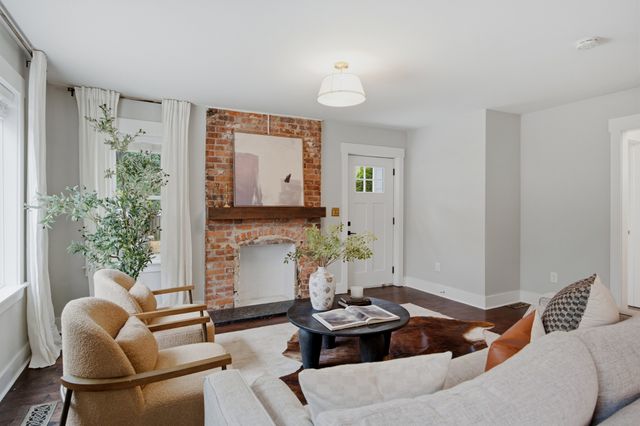 909 McClurkan Ave, Nashville, TN 37206