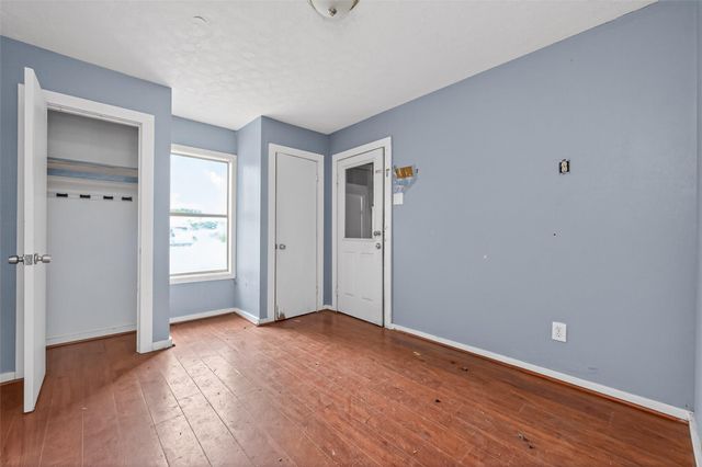 217 N Holly Avenue, Cleveland, TX 77327