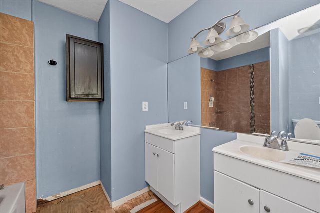 217 N Holly Avenue, Cleveland, TX 77327