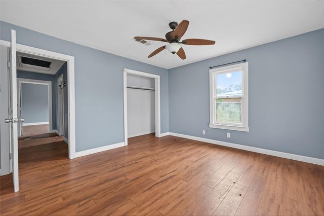 217 N Holly Avenue, Cleveland, TX 77327