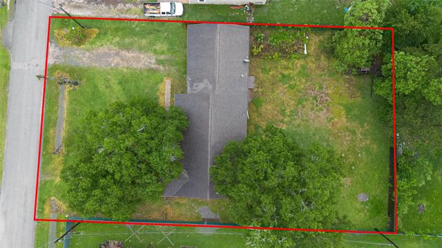 217 N Holly Avenue, Cleveland, TX 77327