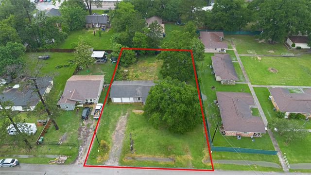 217 N Holly Avenue, Cleveland, TX 77327