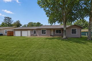 217 N Holly Avenue, Cleveland, TX 77327