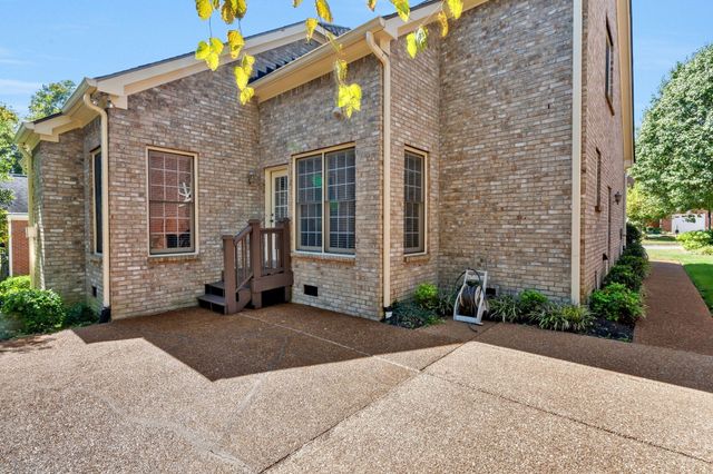 4550 Winfield Dr, Nashville, TN 37211