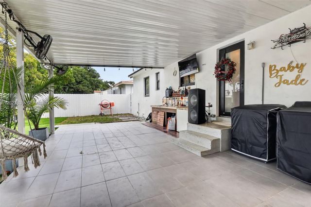 1485 NW 57th St, Miami, FL 33142