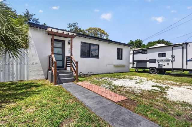 1485 NW 57th St, Miami, FL 33142