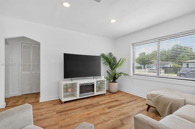 1485 NW 57th St, Miami, FL 33142