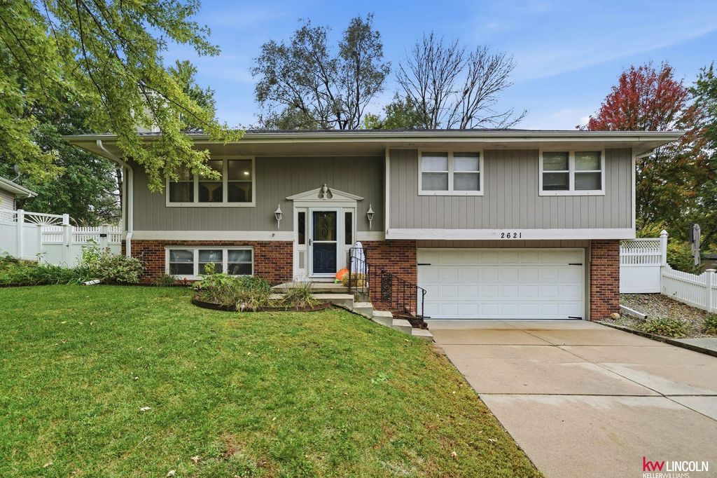 2621 Winchester N, Lincoln, NE 68512