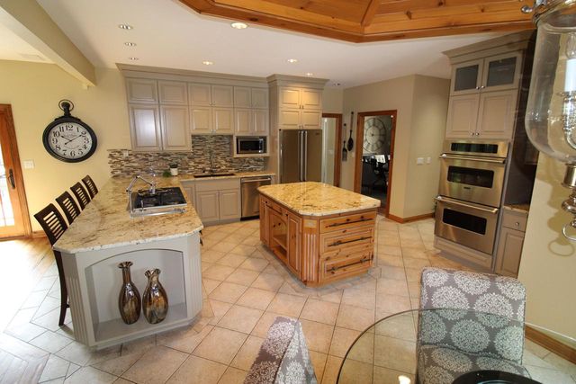 N49W28674 Chardon DRIVE, Hartland, WI 53029
