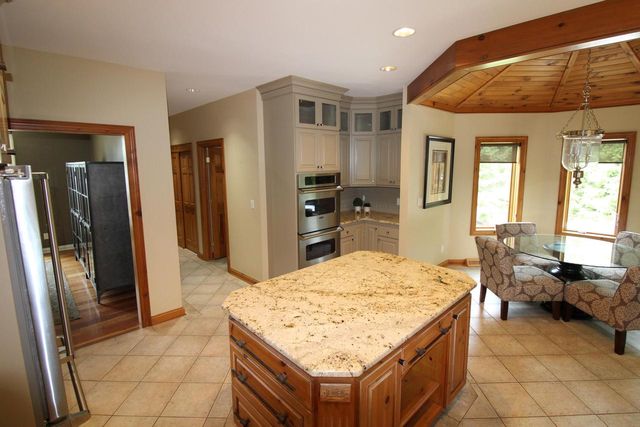 N49W28674 Chardon DRIVE, Hartland, WI 53029