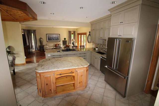 N49W28674 Chardon DRIVE, Hartland, WI 53029