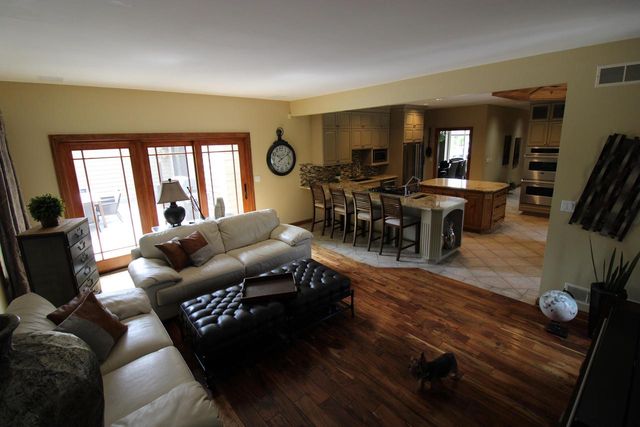N49W28674 Chardon DRIVE, Hartland, WI 53029