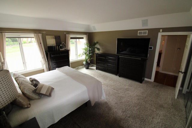 N49W28674 Chardon DRIVE, Hartland, WI 53029
