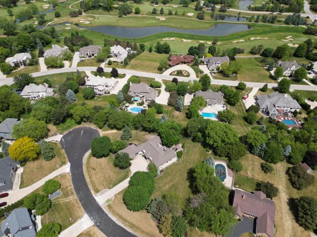 N49W28674 Chardon DRIVE, Hartland, WI 53029