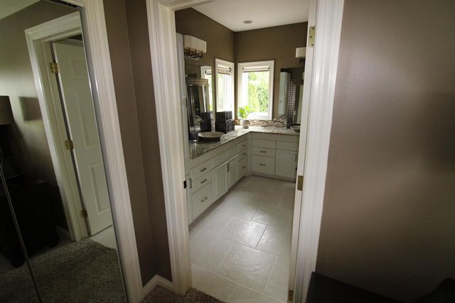 N49W28674 Chardon DRIVE, Hartland, WI 53029