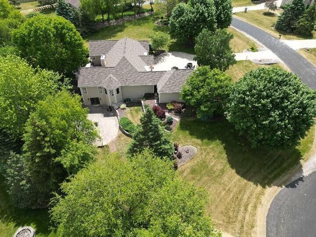 N49W28674 Chardon DRIVE, Hartland, WI 53029