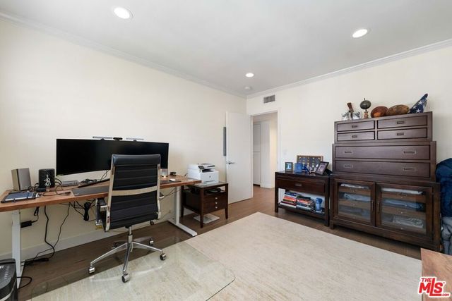 933 11th Street 21, Santa Monica, CA 90403