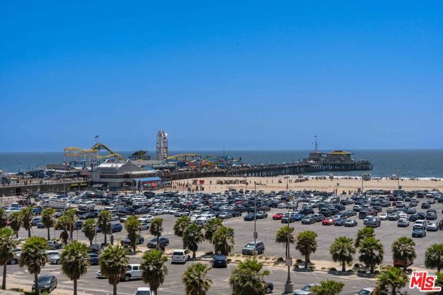 933 11th Street 21, Santa Monica, CA 90403