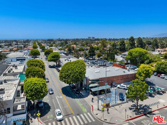 933 11th Street 21, Santa Monica, CA 90403