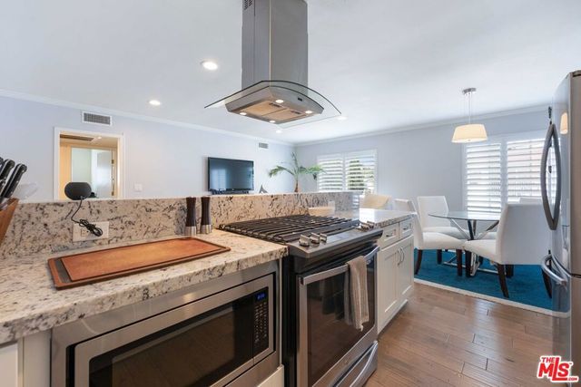 933 11th Street 21, Santa Monica, CA 90403
