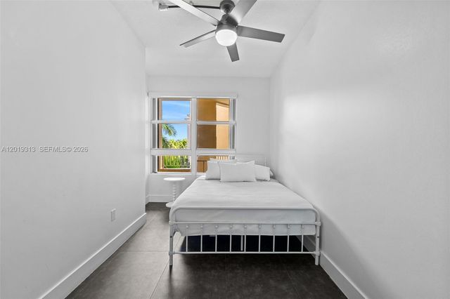 713 Crandon Blvd 404, Key Biscayne, FL 33149
