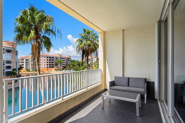 713 Crandon Blvd 404, Key Biscayne, FL 33149